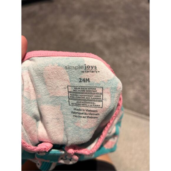 Carters zip up foot pajamas size 24 mos - Picture 3 of 3